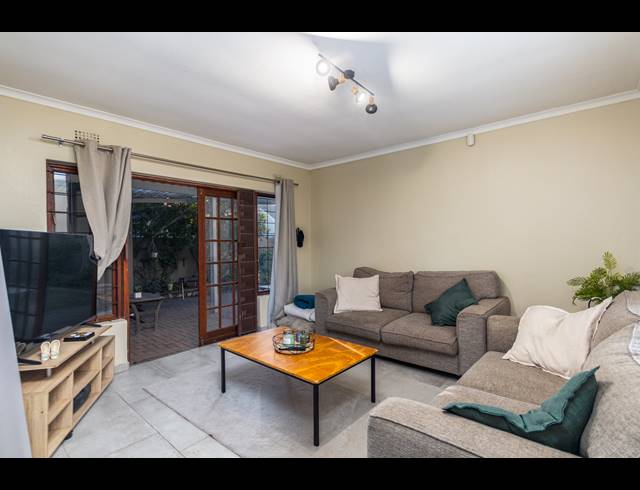3 BEDROOM FREEHOLD SOLD IN WEST BEACH